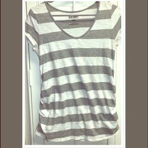Old Navy maternity top! Excellent used condition